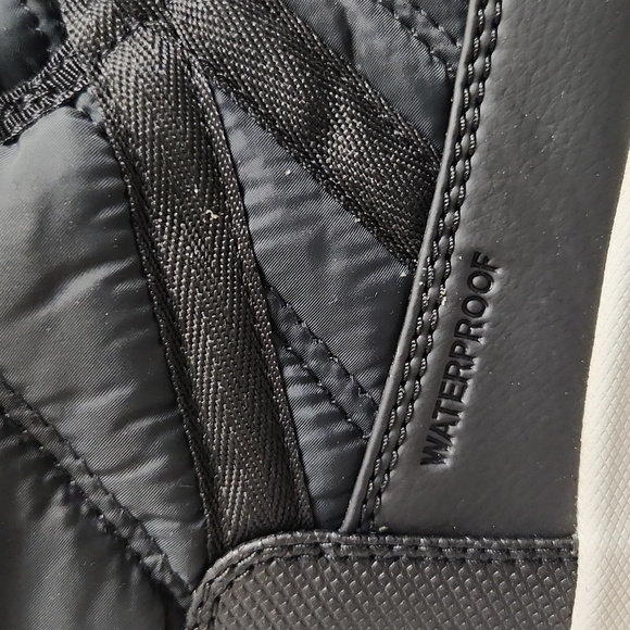 Sorel Whitney II Waterproof Winter Boots (Youth Size 5) - Picture 11 of 13